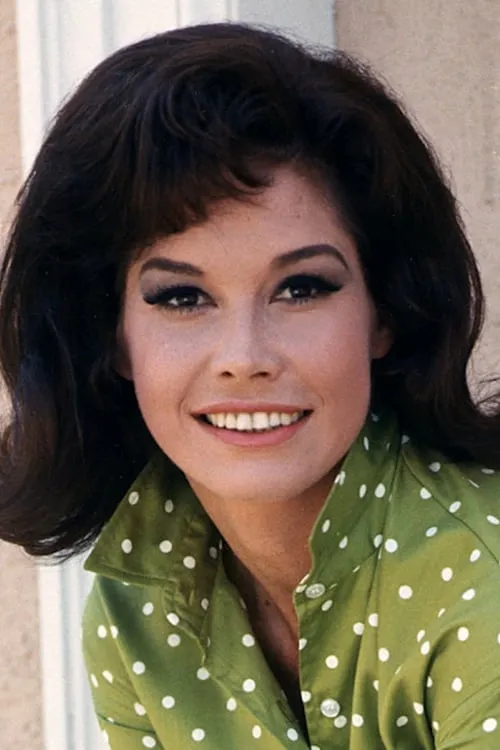 Actor Mary Tyler Moore