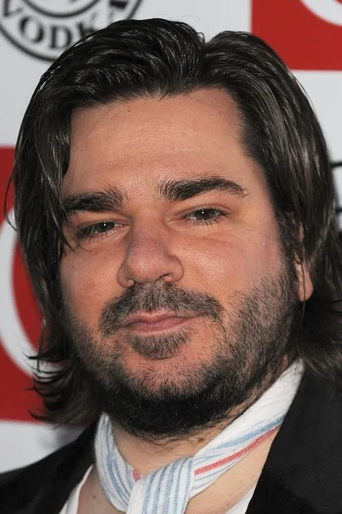 Matt Berry interpretando a Toby Taylor