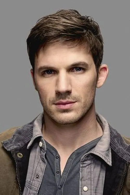 Matt Lanter interpretando a Sheriff Holt