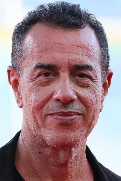 Matteo Garrone interpretando a Self