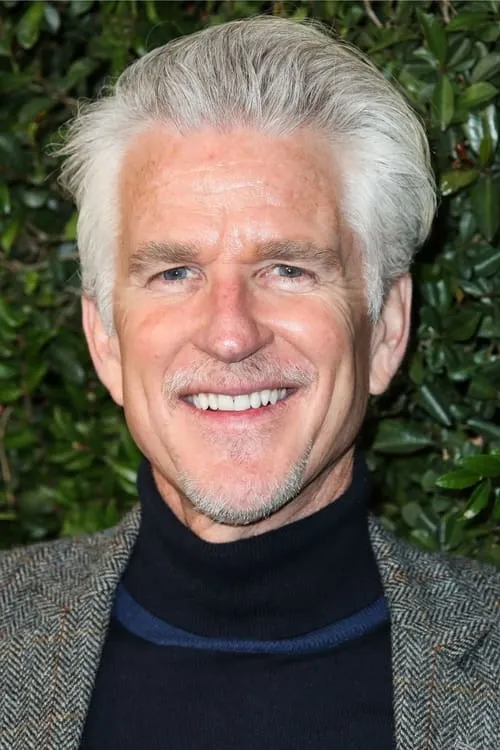 Matthew Modine interpretando a Narrator