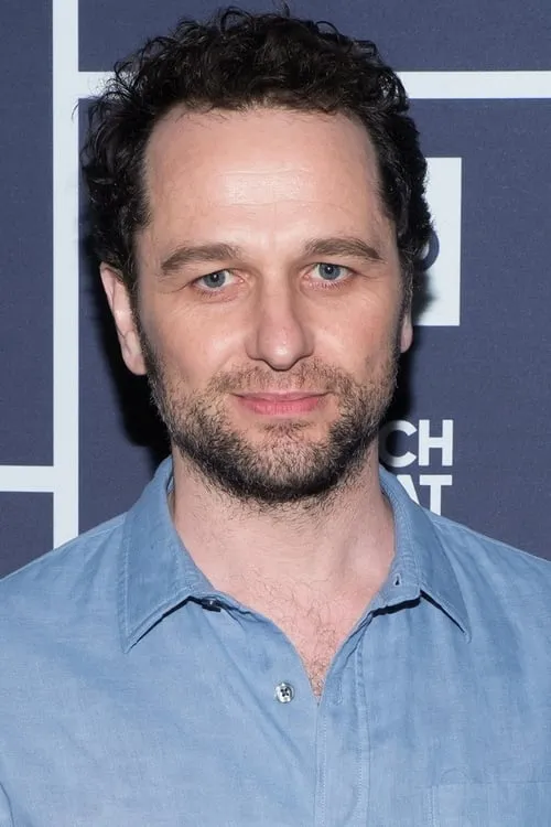 Matthew Rhys interpretando a Mateo