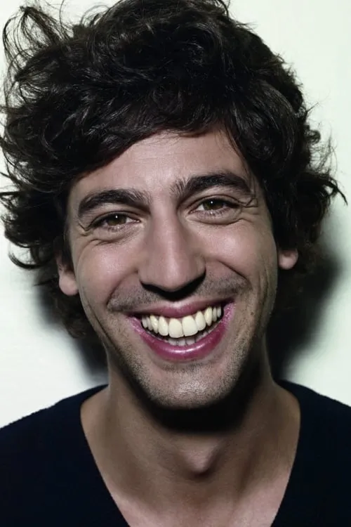 Max Boublil interpretando a Daniel