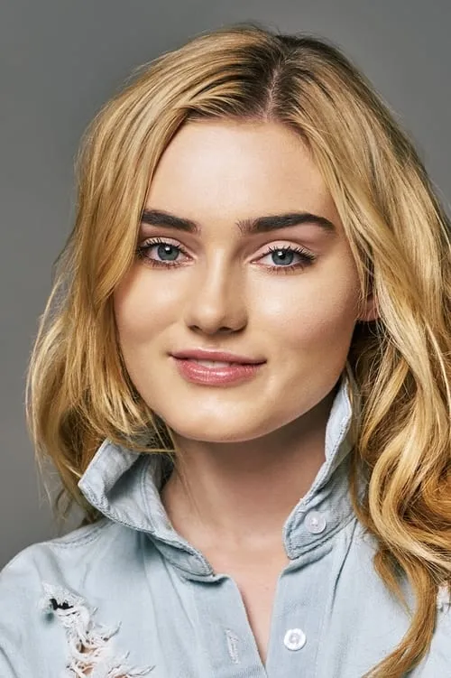 Meg Donnelly interpretando a Self