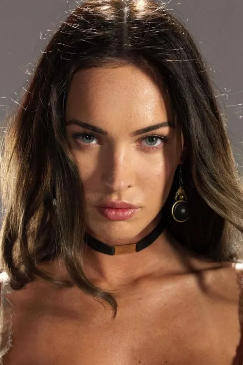 Megan Fox interpretando a Juliana