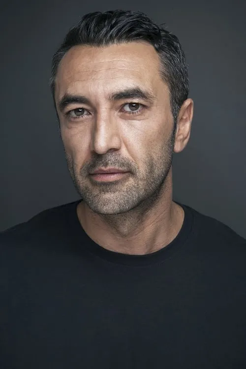 Foto de perfil del actor Mehmet Kurtuluş en el reparto