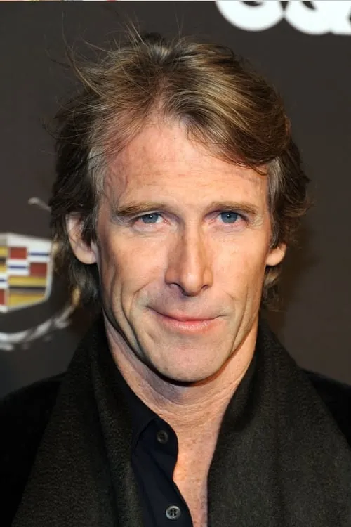 Michael Bay interpretando a Self