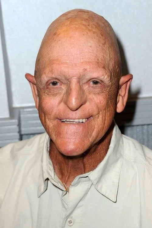 Michael Berryman interpretando a The Ice Cream Man