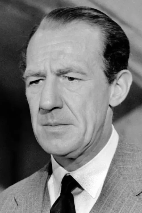 Michael Hordern interpretando a 