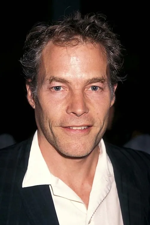 Michael Massee interpretando a Walker