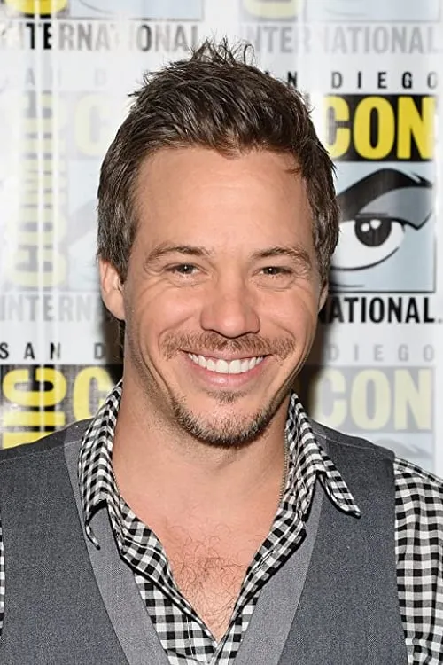 Michael Raymond-James en el reparto