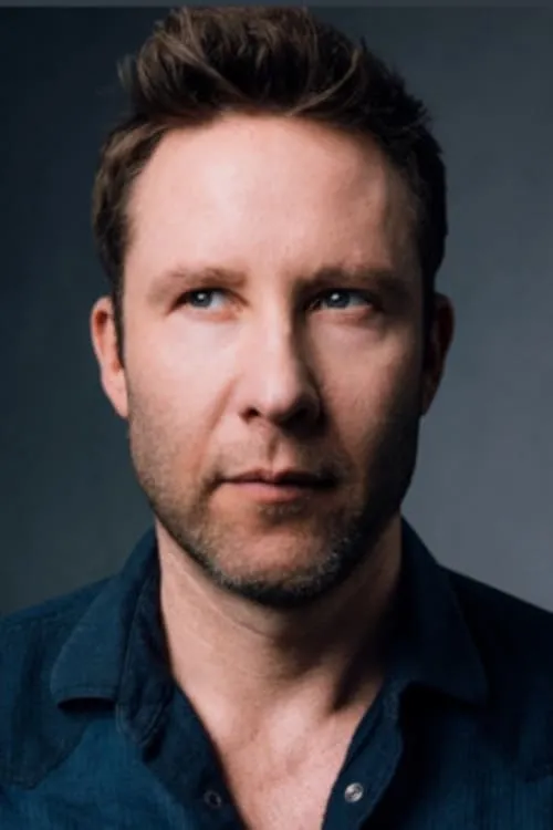 Michael Rosenbaum interpretando a Danny