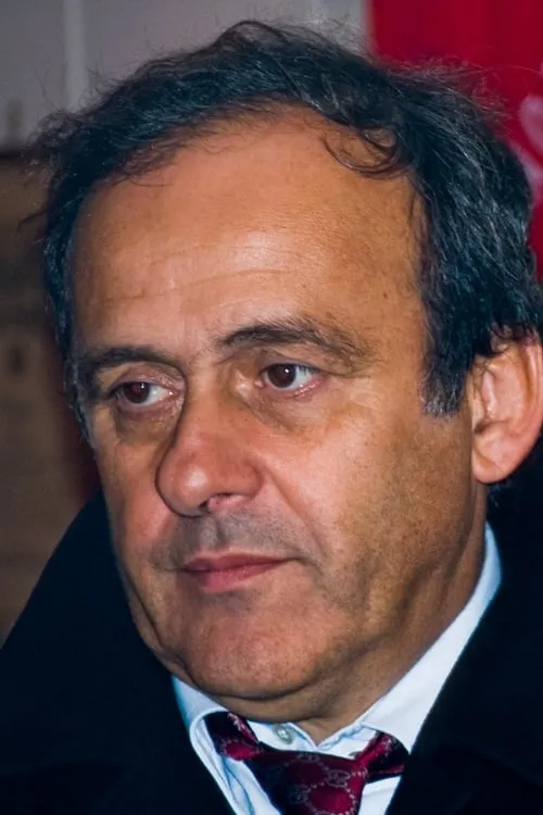 Michel Platini interpretando a 