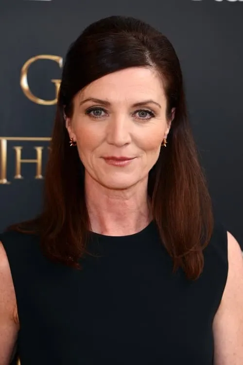 Michelle Fairley interpretando a Max