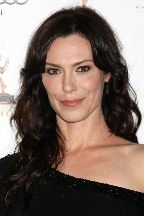 Michelle Forbes interpretando a Lisa's Mom