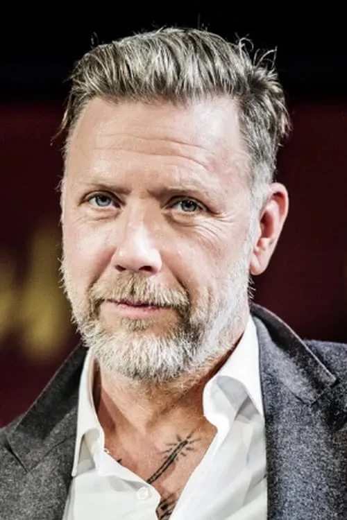 Mikael Persbrandt interpretando a Jocke