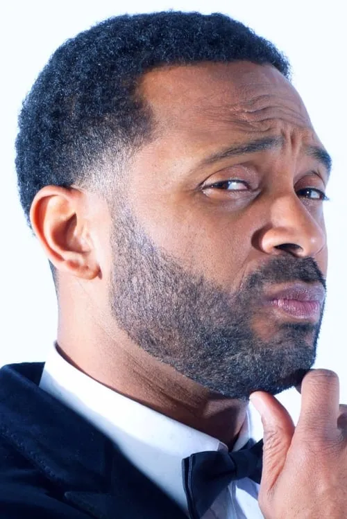 Mike Epps interpretando a Ron