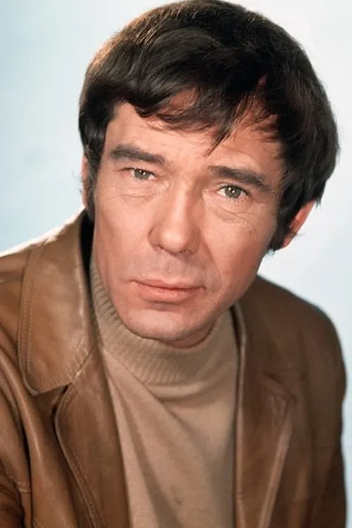 Actor Mike Pratt