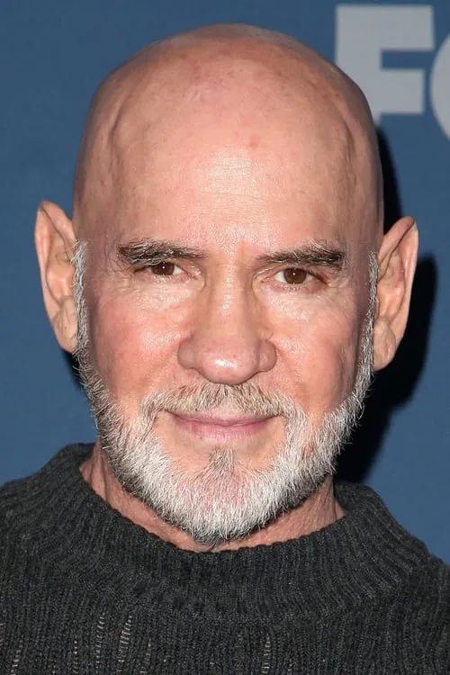 Mitch Pileggi interpretando a Captain Keller