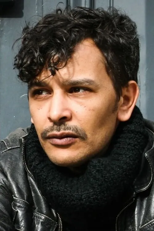 Actor Moa Khouas