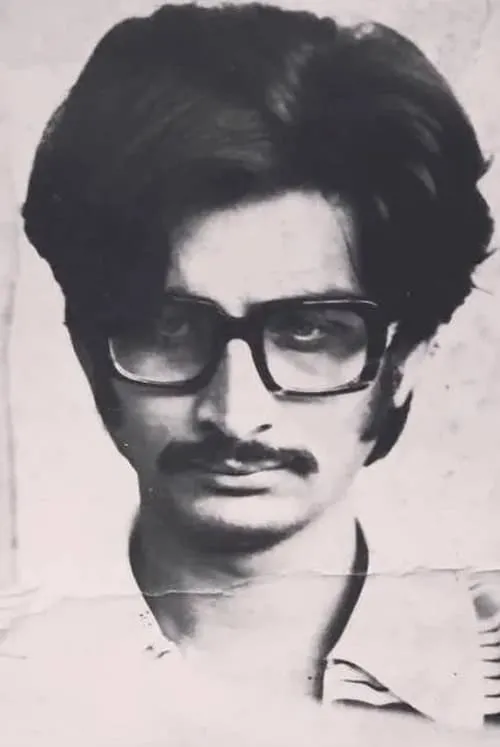 Mohan Gokhale interpretando a Jeevla / Raj Kumar