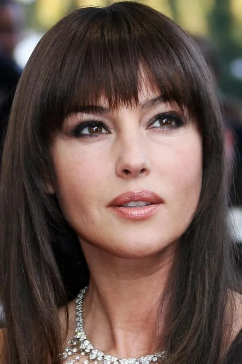 Monica Bellucci interpretando a Self