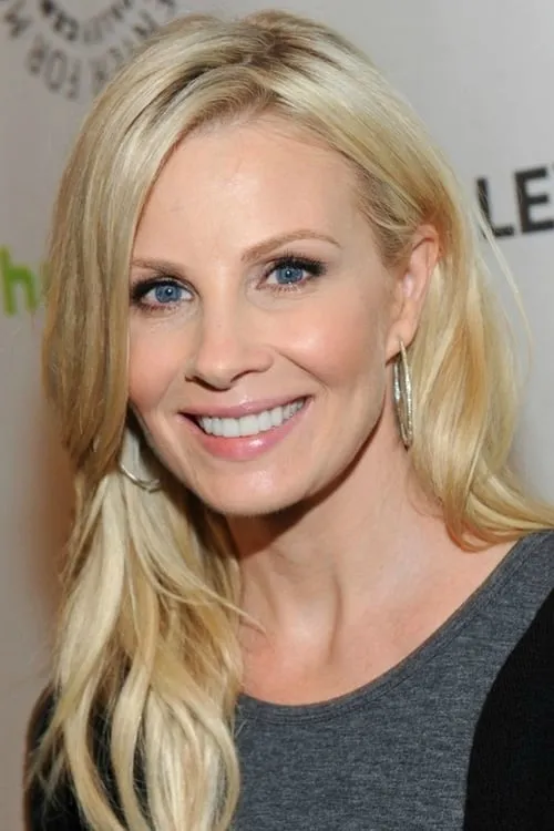 Monica Potter interpretando a Jezzie Flannigan