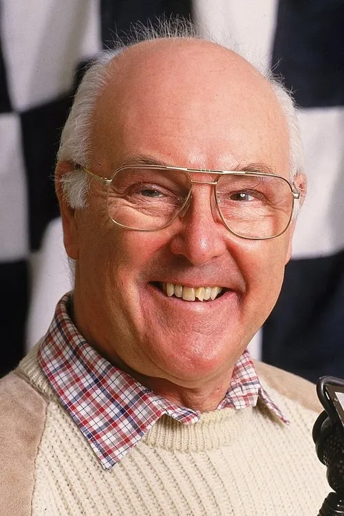 Murray Walker interpretando a Himself