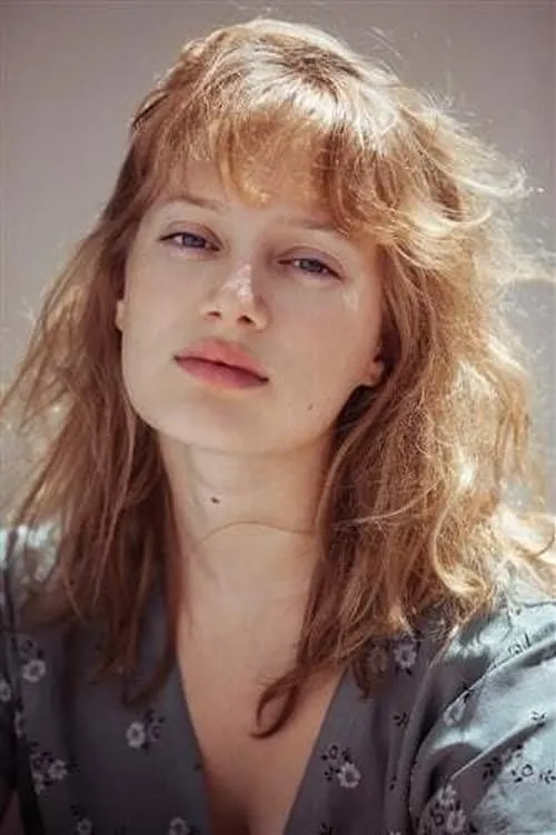 Actor Nadia Tereszkiewicz