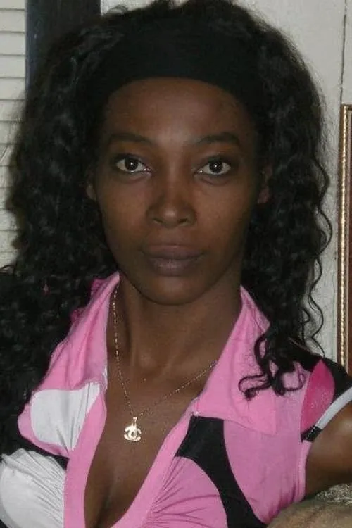 Actor Nadine Koyo