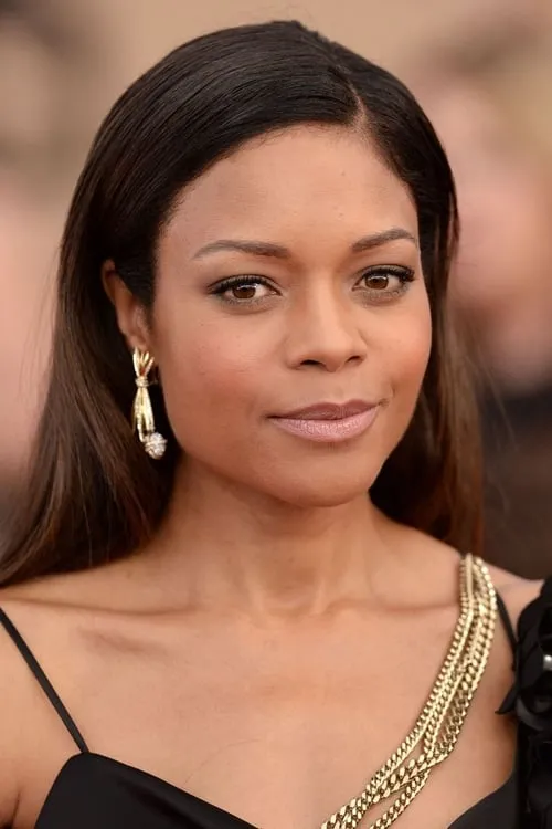 Naomie Harris interpretando a Ginny