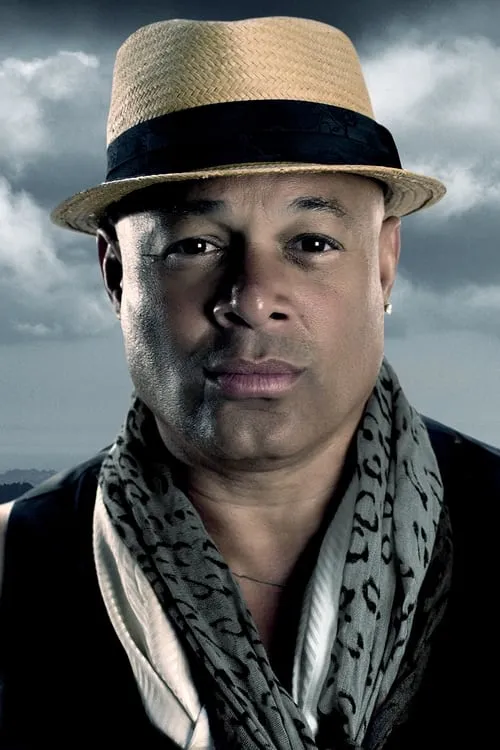 Narada Michael Walden interpretando a 