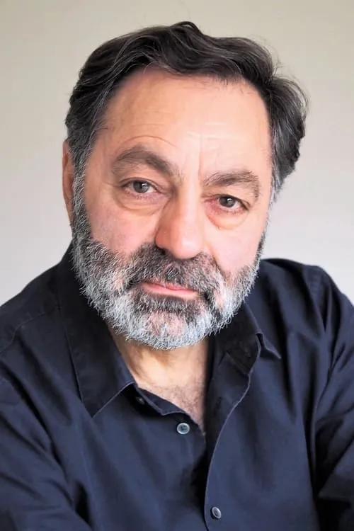 Actor Nasser Memarzia