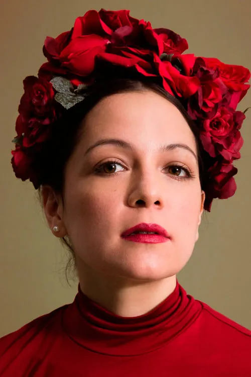 Natalia Lafourcade interpretando a Natalia Lafourcade