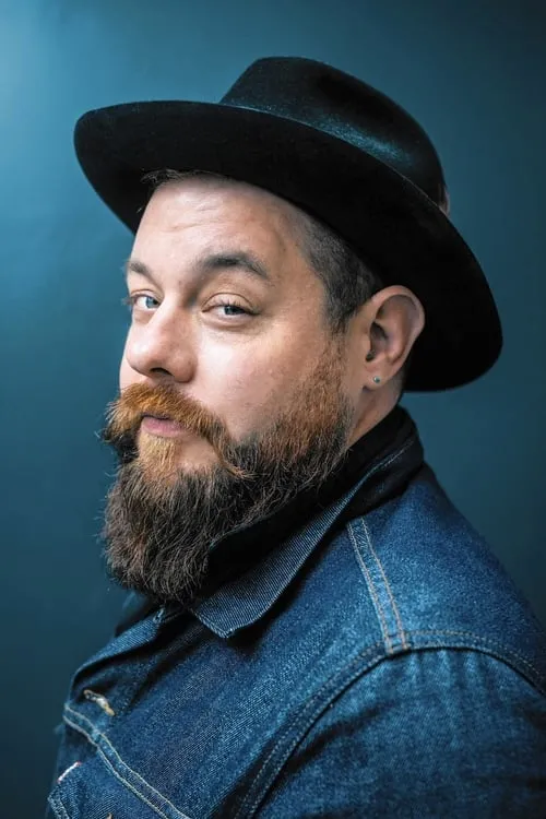 Nathaniel Rateliff interpretando a Himself