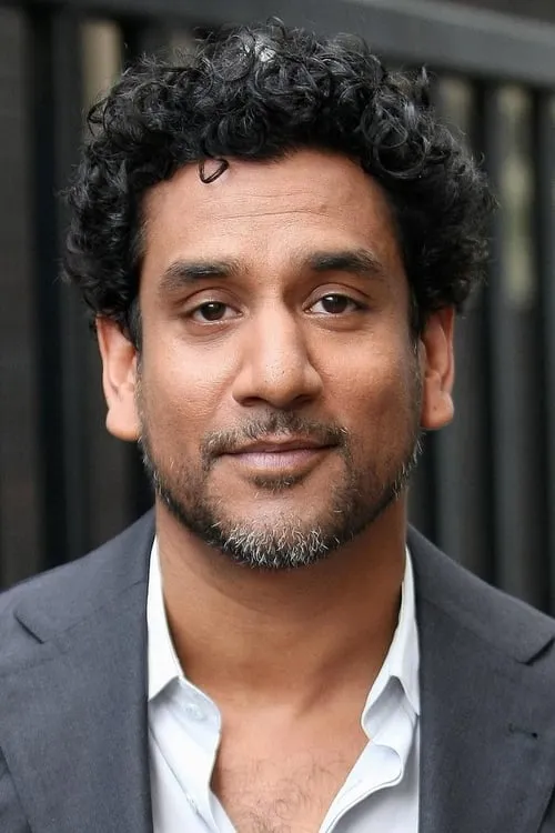 Naveen Andrews interpretando a Steve Banerjee