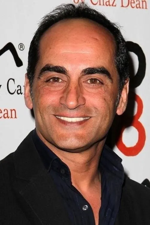 Sammy Sheik ha trabajado con Navid Negahban en 2 ocasiones