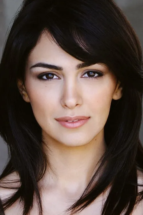 Nazanin Boniadi interpretando a Shirin