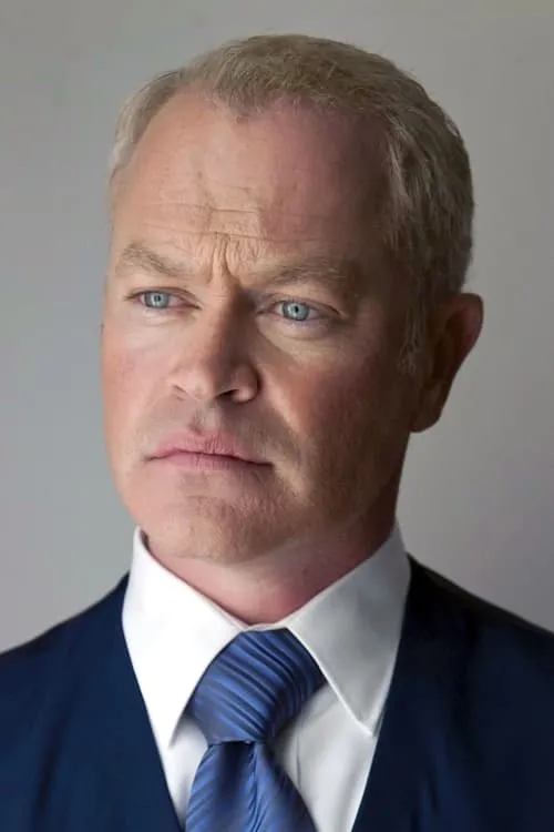 Neal McDonough interpretando a Skip