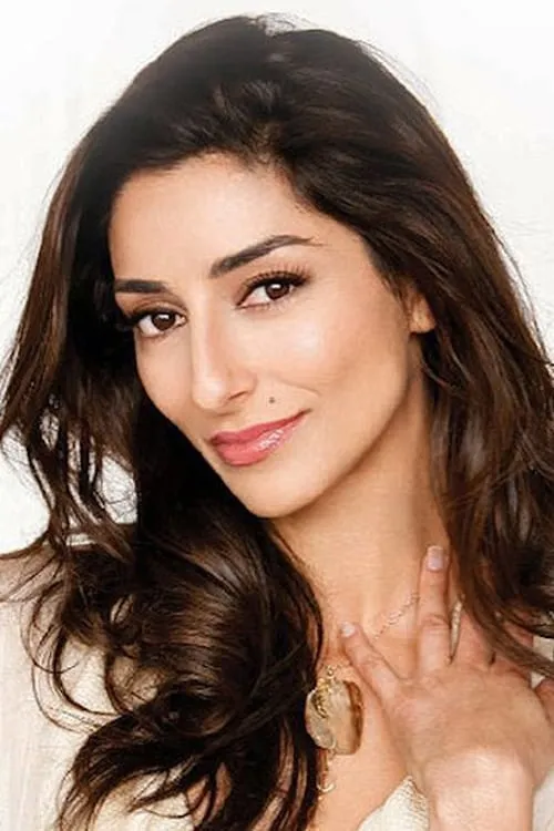 Necar Zadegan en el reparto