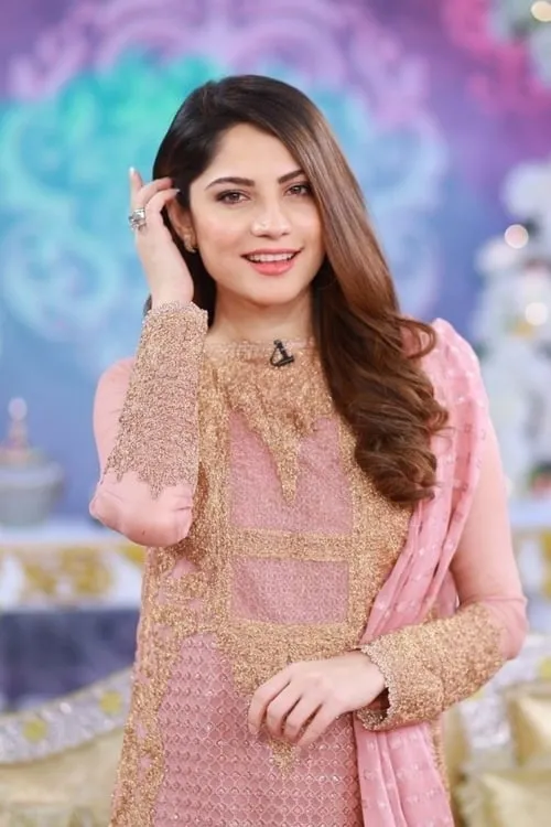 Neelam Muneer interpretando a Pari