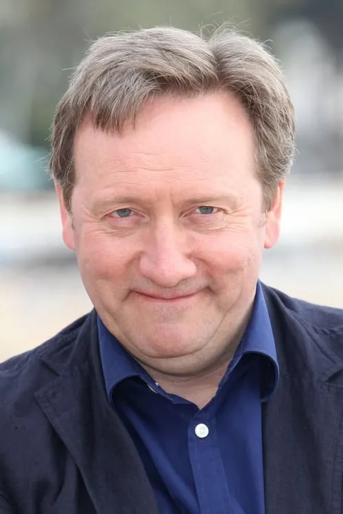 Neil Dudgeon interpretando a David