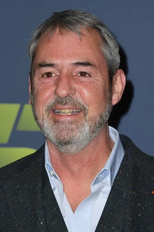 Neil Morrissey interpretando a Gary Gardner