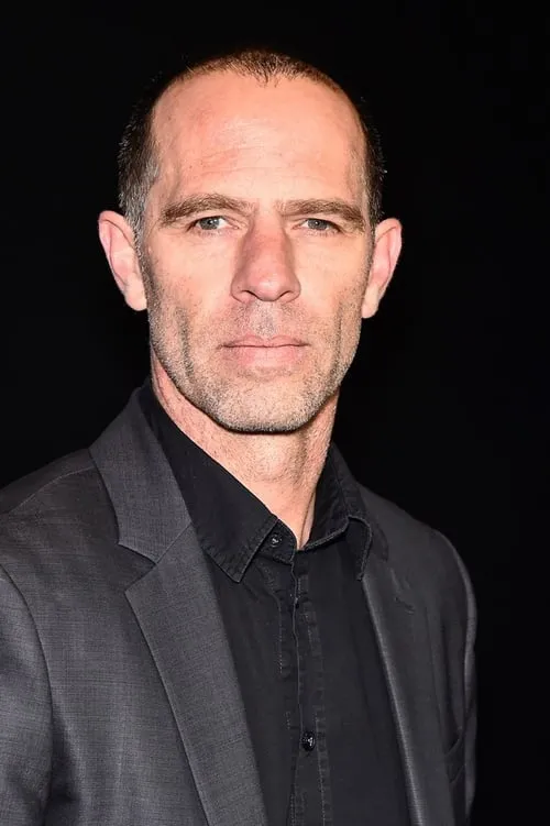 Foto de perfil del actor Neil Sandilands en el reparto