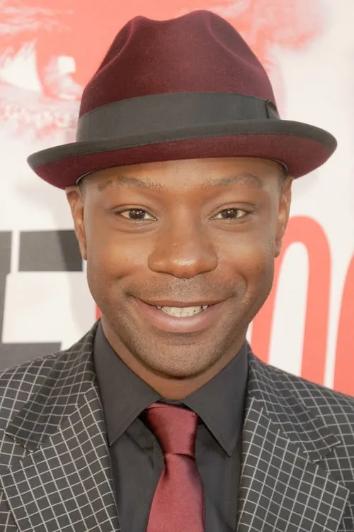 Nelsan Ellis interpretando a Tyrik