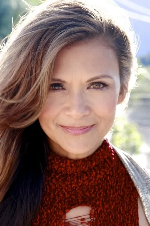 Nia Peeples interpretando a Karla