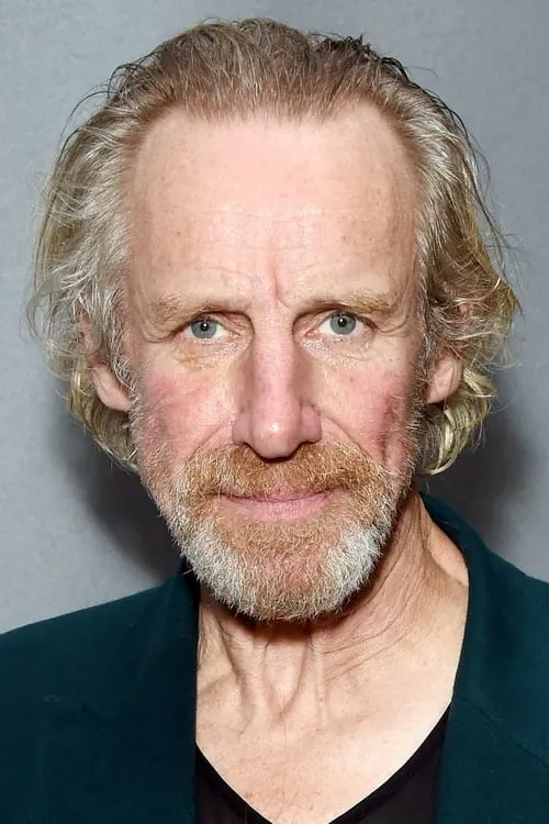 Nicholas Farrell interpretando a Derek