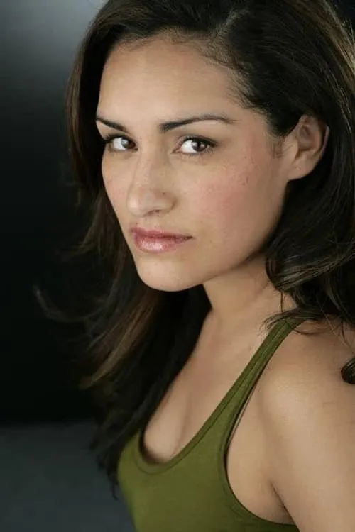 Foto de perfil del actor Nicole Shalhoub en el reparto