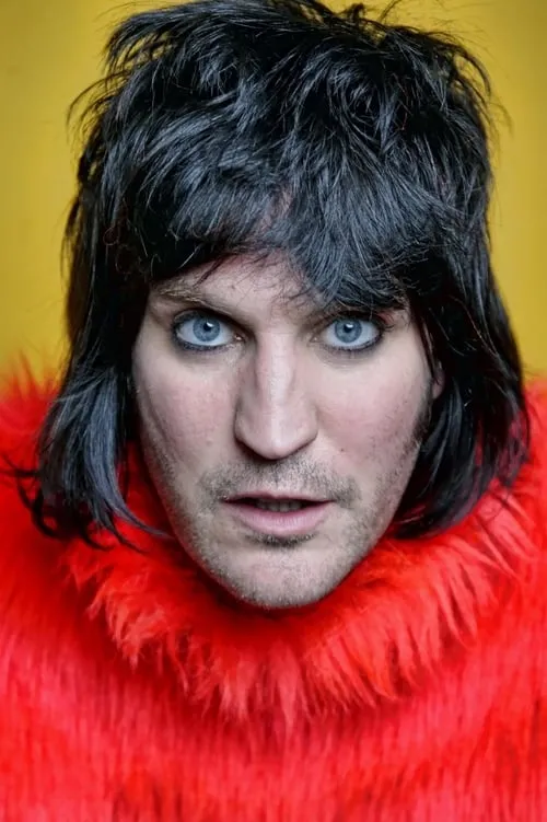 Noel Fielding interpretando a Angel