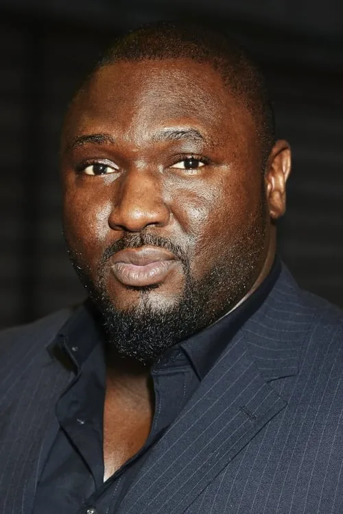 Nonso Anozie interpretando a Jackson Burke